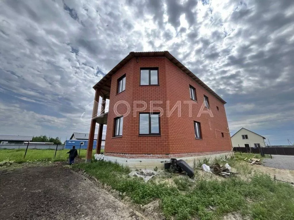 Дом в Тюменская область, Тюменский район, д. Ушакова, Молодежный мкр ... - Фото 0