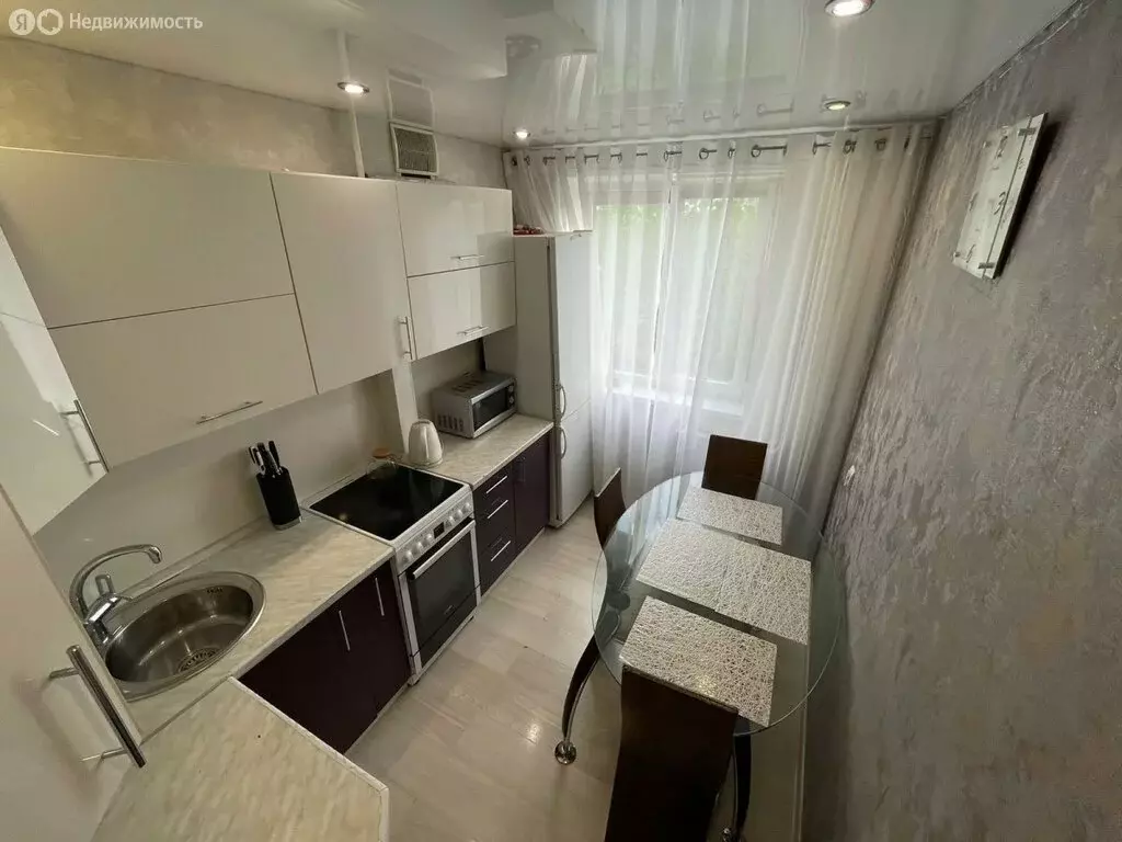 3-комнатная квартира: Комсомольск-на-Амуре, улица Пирогова, 23 (53 м) - Фото 0