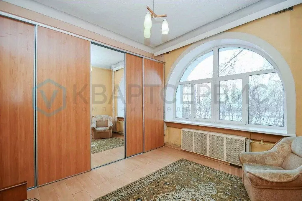 4-к кв. Омская область, Омск ул. Труда, 49 (76.8 м) - Фото 1