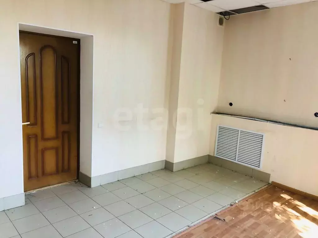 Помещение свободного назначения в Мордовия, с. Лямбирь ул. Ленина, 9А ... - Фото 1