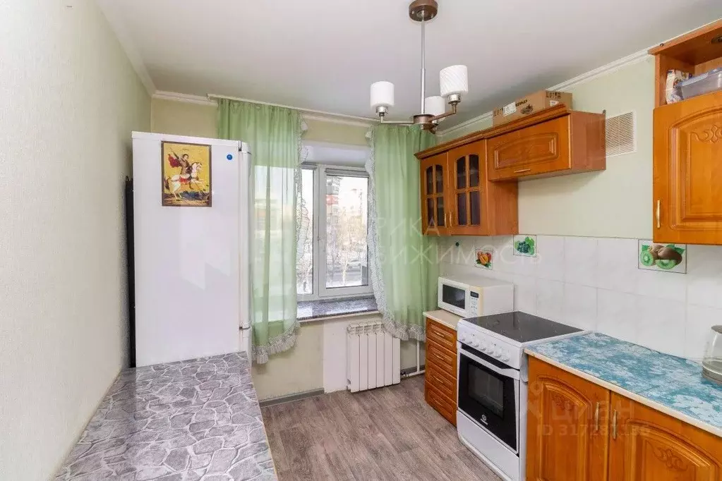 2-к кв. Тюменская область, Тюмень ул. Пермякова, 23 (44.5 м) - Фото 0