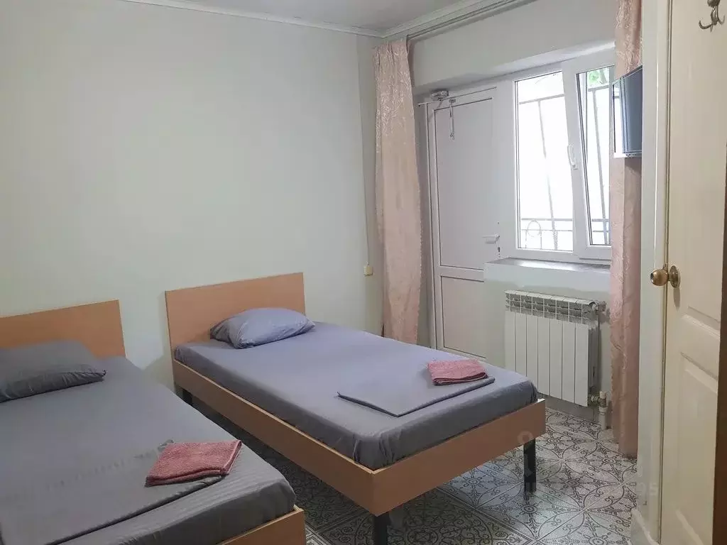 Комната Краснодарский край, Геленджик ул. Нахимова, 3 - Фото 1