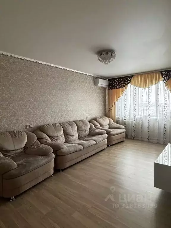 3-к кв. Оренбургская область, Орск Новый город мкр, ул. Беляева, 13 ... - Фото 0