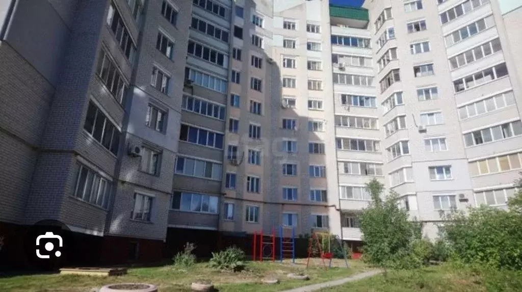 2-к кв. Брянская область, Брянск ул. Ромашина, 39 (68.6 м) - Фото 1