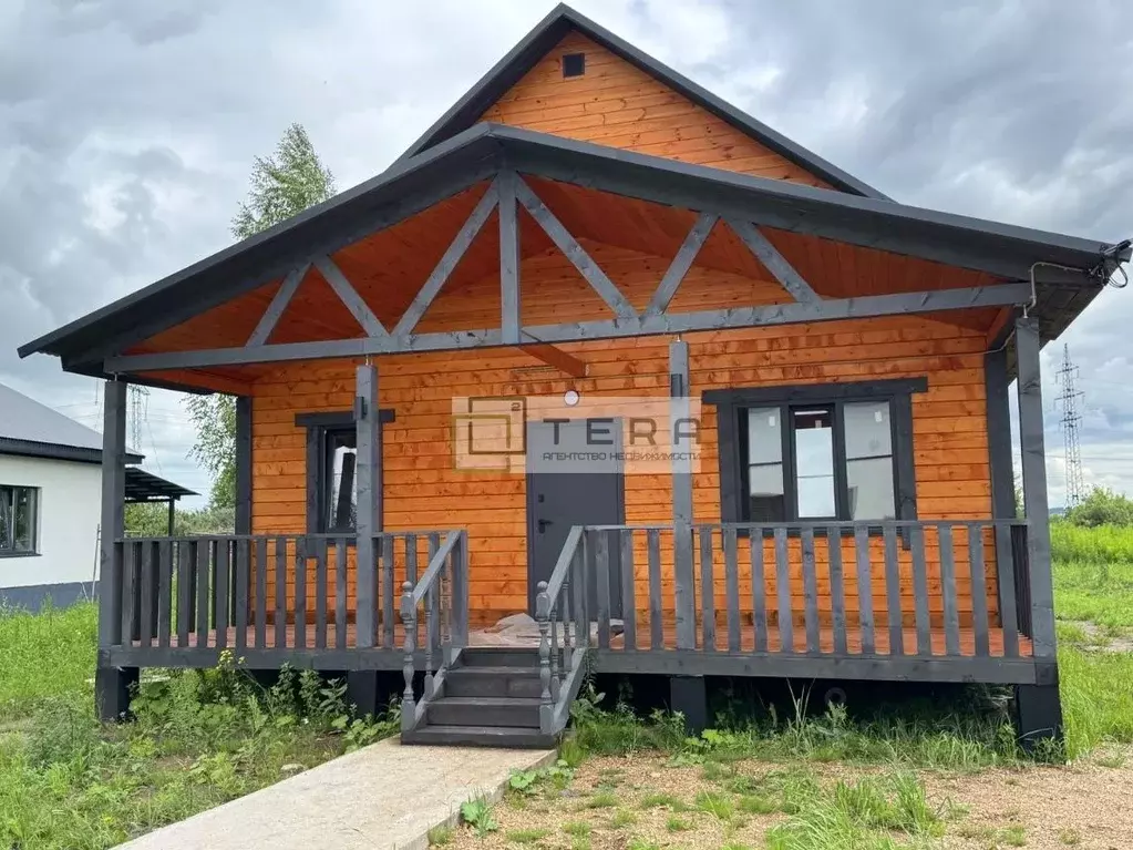 Дом в Башкортостан, Иглинский сельсовет, с. Иглино ул. Якутова (100 м) - Фото 1
