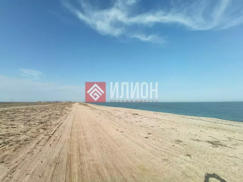 Участок в Крым, Ленинский район, Семисотское с/пос, с. Соляное  (6.0 ... - Фото 2
