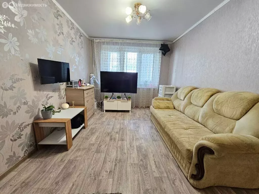 1-комнатная квартира: Набережные Челны, улица Аделя Кутуя, 12 (37.5 м) - Фото 0