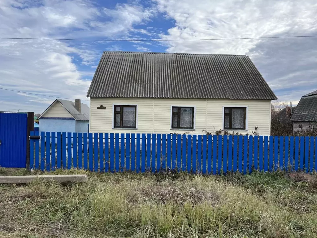 Дом в Татарстан, Аксубаево пгт ул. Березовская, 6 (100 м) - Фото 1