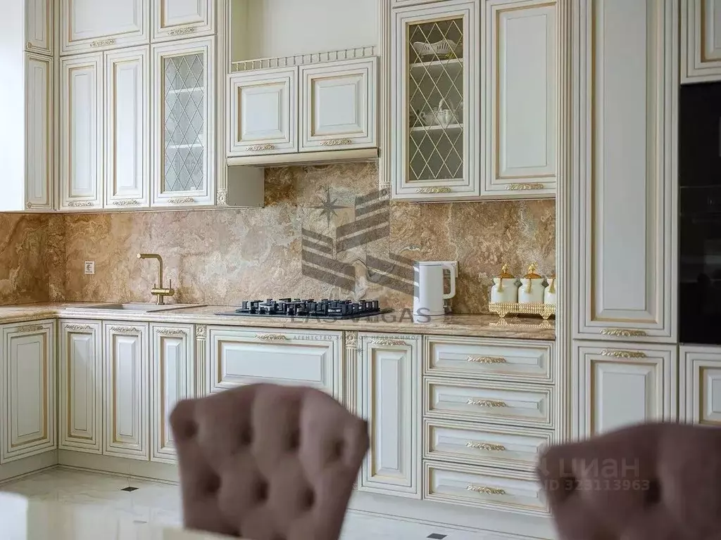 4-к кв. Санкт-Петербург Суворовский просп., 40 (180.0 м) - Фото 1