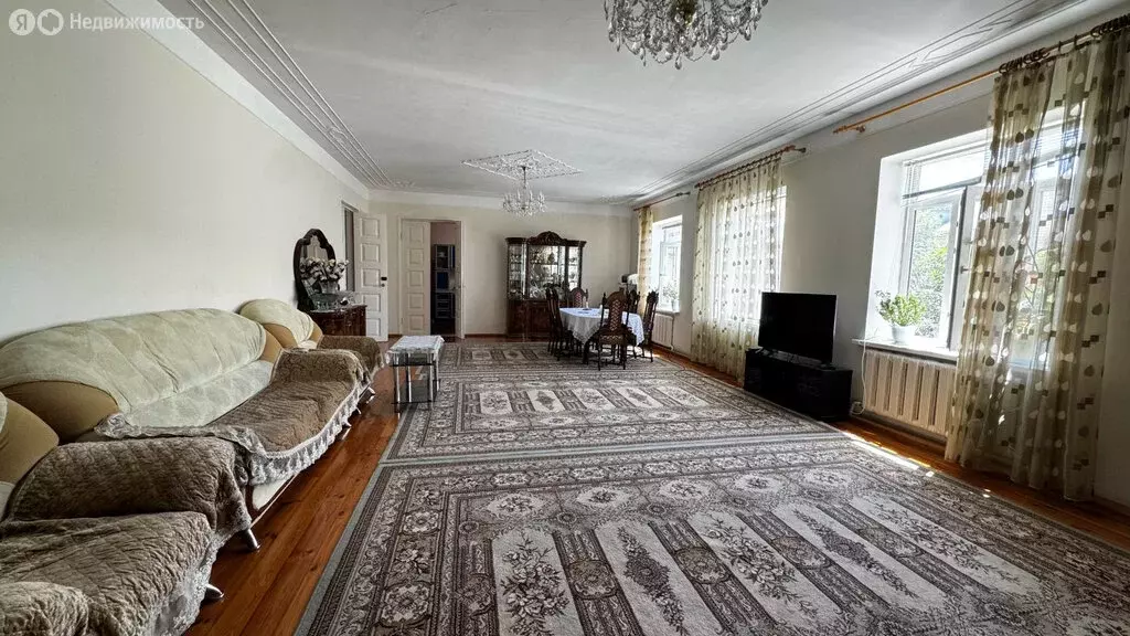 Дом в Дербент, улица Деде-Коркут (295 м) - Фото 1