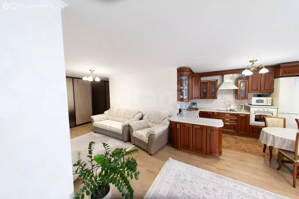 2-комнатная квартира: Альметьевск, улица Ленина, 114А (64.5 м) - Фото 2