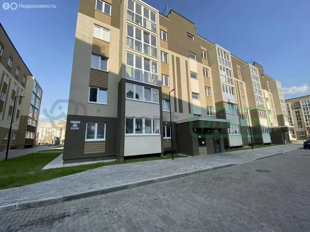 3-комнатная квартира: Большое Исаково, улица Василия Сухомлинского, ... - Фото 0