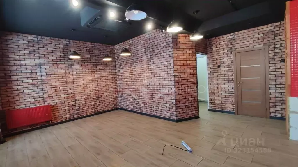 Торговая площадь в Тюменская область, Тюмень ул. Героев Космоса, 23 ... - Фото 1