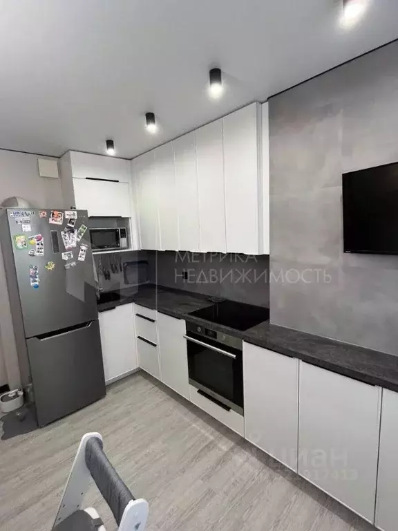 2-к кв. Тюменская область, Тюмень ул. Лесопарковая, 9 (70.0 м) - Фото 1