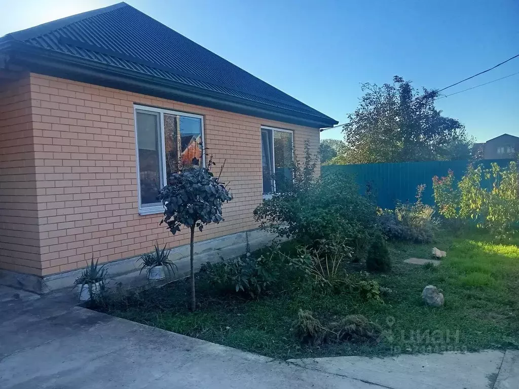 Дом в Краснодарский край, Темрюк пер. Школьный (95 м) - Фото 1