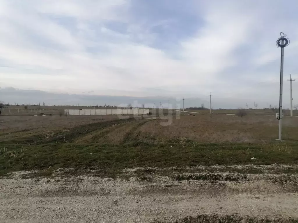 Участок в Крым, Симферопольский район, с. Мирное  (6.0 сот.) - Фото 1