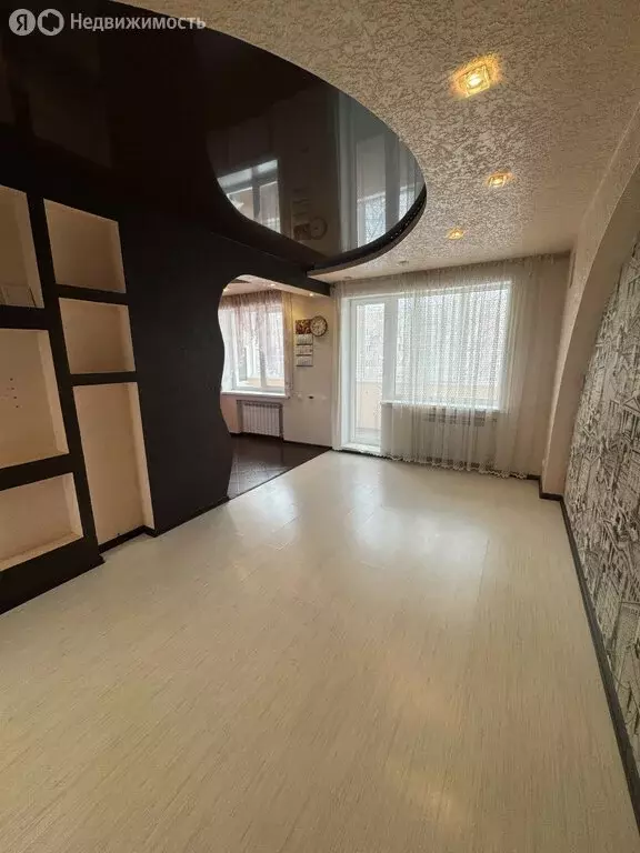 3-комнатная квартира: Соликамск, улица В.И. Кузнецова, 11 (59.2 м) - Фото 1