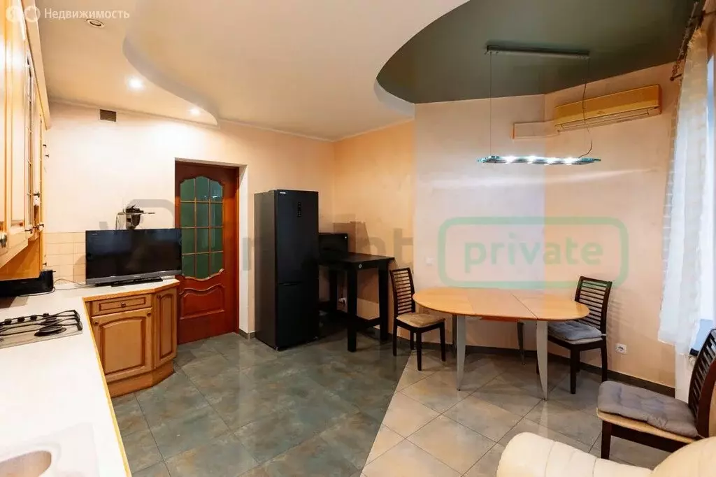 3-комнатная квартира: Калининград, улица Огарёва, 32 (140 м) - Фото 1