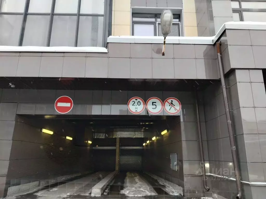 Гараж в Санкт-Петербург ул. Адмирала Черокова, 18к3 (14 м) - Фото 1