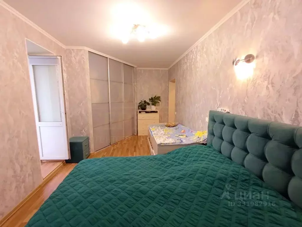 3-к кв. Белгородская область, Белгород ул. Есенина, 32 (81.9 м) - Фото 1