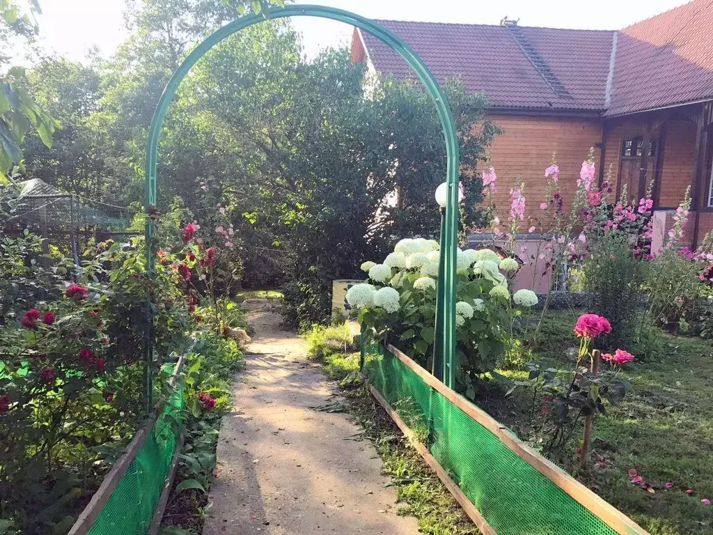 Коттедж в Калужская область, Жуковский муниципальный округ, д. Инино  ... - Фото 2