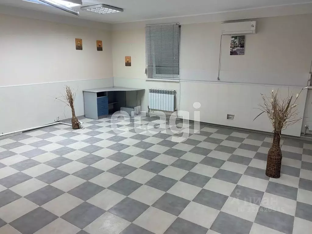 Помещение свободного назначения в Крым, Симферополь ул. Камская (259 ... - Фото 1