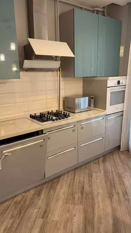 2-к. квартира, 57 м, 1/3 эт. - Фото 0