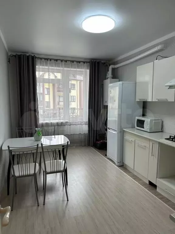 2-к. квартира, 60 м, 2/4 эт. - Фото 0