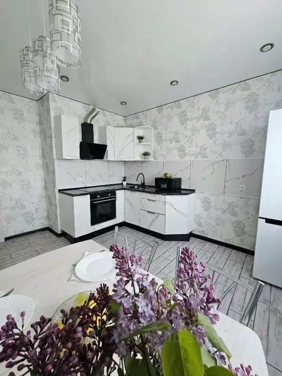 3-к кв. Иркутская область, Иркутск ул. Багратиона, 8/2 (94.9 м) - Фото 1
