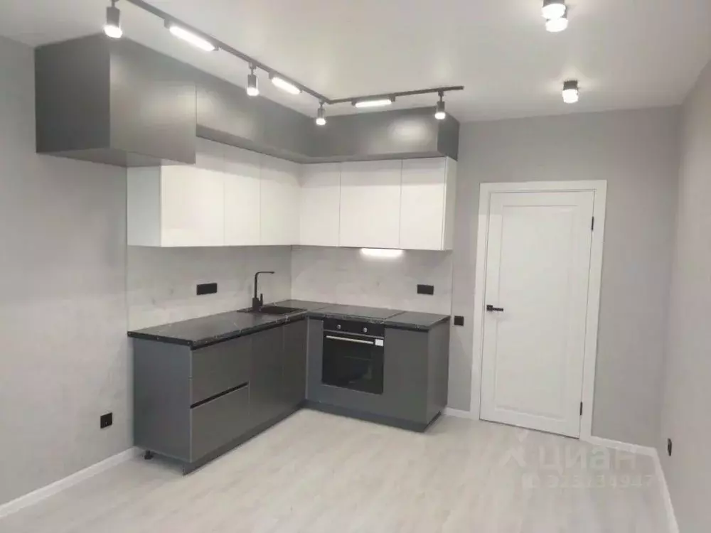 2-к кв. Оренбургская область, Оренбург ул. Автомобилистов, 15 (60.0 м) - Фото 1