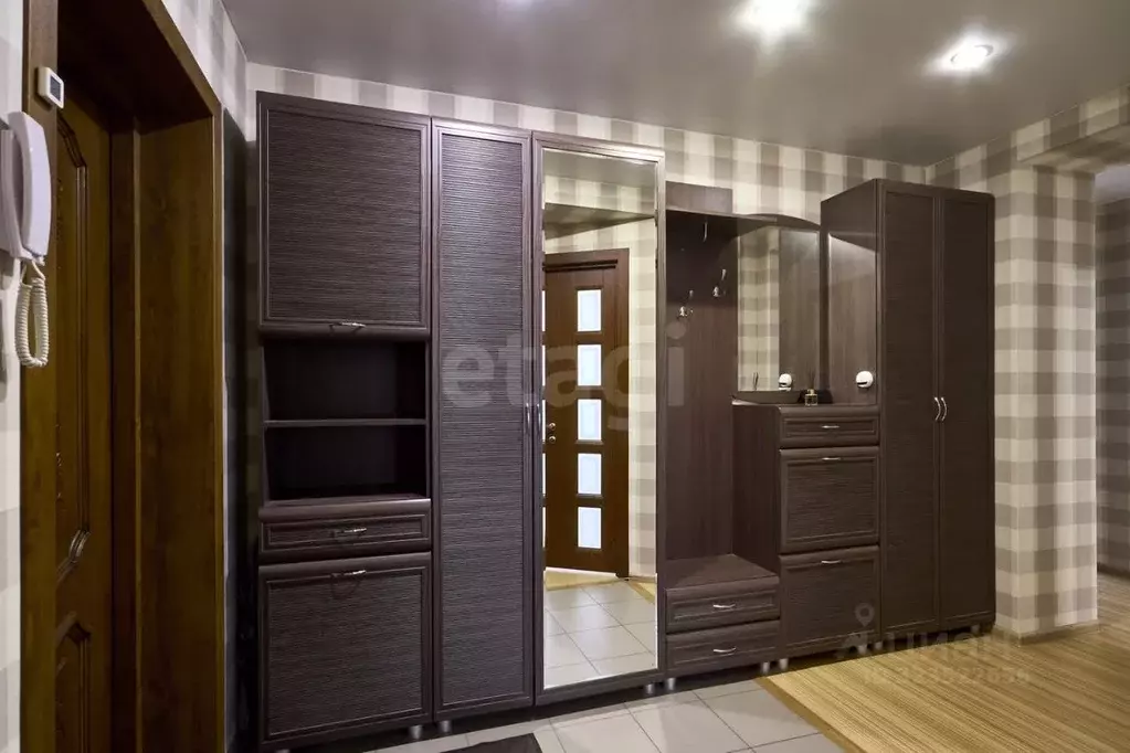 3-к кв. Саратовская область, Саратов ул. Имени Ю.И. Менякина, 8 (72.1 ... - Фото 0