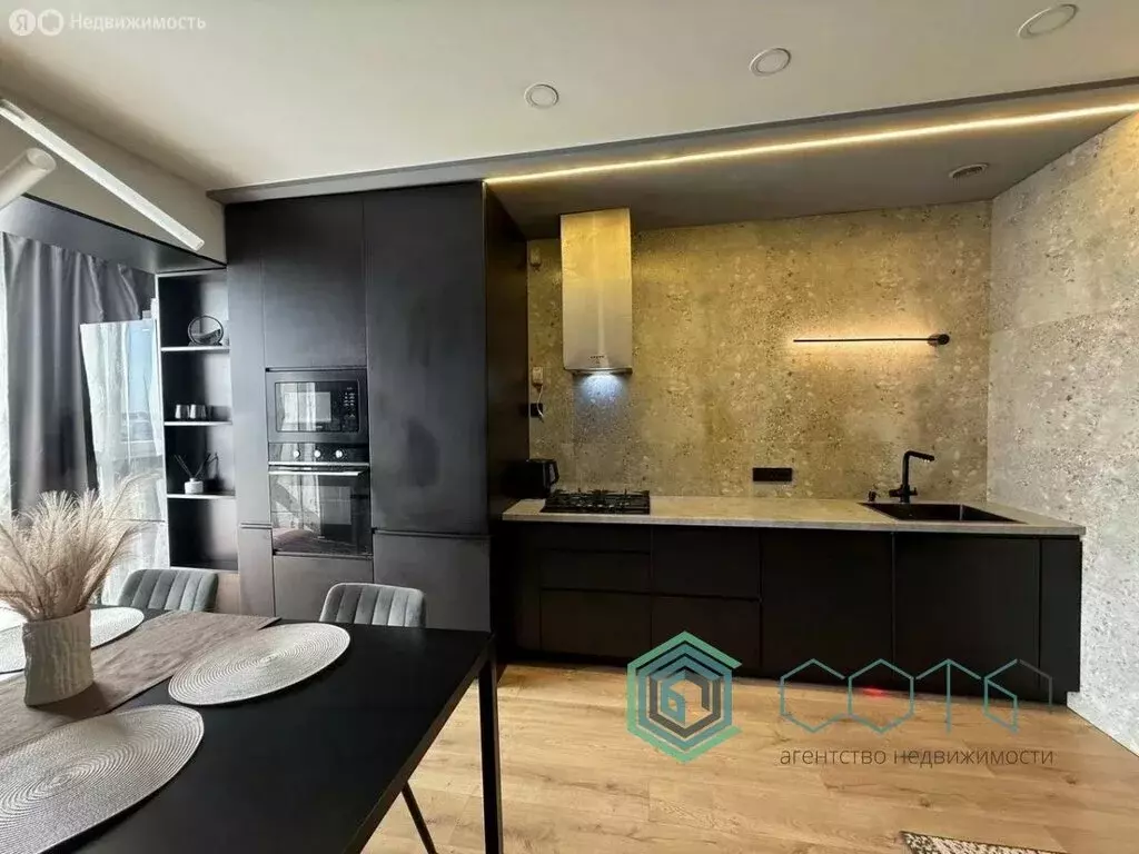 2-комнатная квартира: Калининград, Старокаменная улица, 3 (58 м) - Фото 1