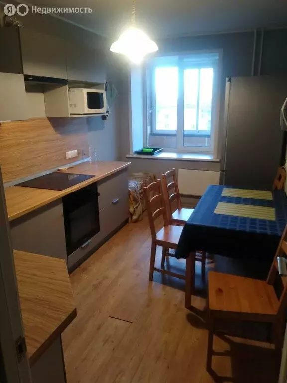 3-комнатная квартира: Екатеринбург, Боровая улица, 29 (60.6 м) - Фото 1