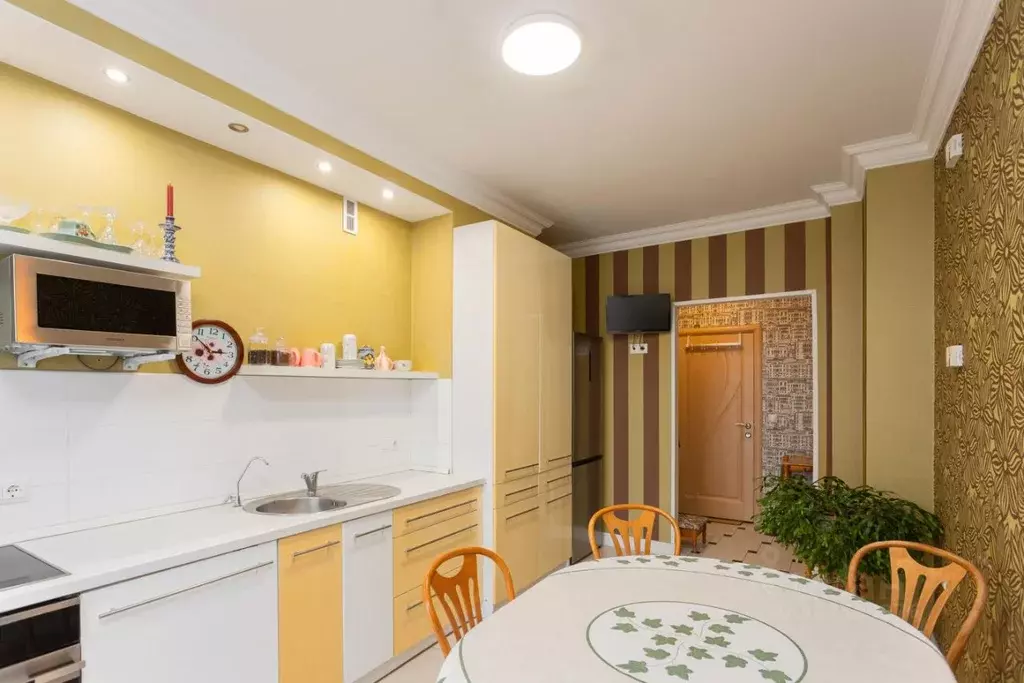 2-к кв. Калининградская область, Калининград ул. Гайдара, 122 (80.4 м) - Фото 2