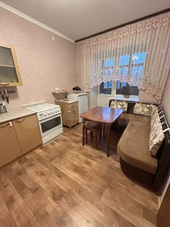 2-к. квартира, 52 м, 1/3 эт. - Фото 0