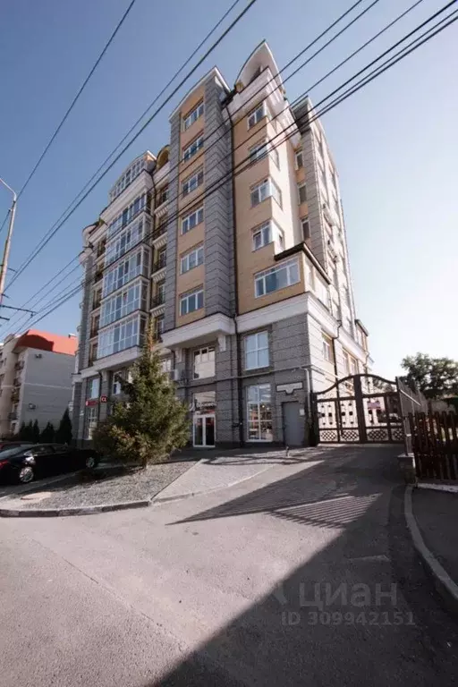 3-к кв. Саратовская область, Саратов ул. Имени И.С. Кутякова, 27 ... - Фото 0