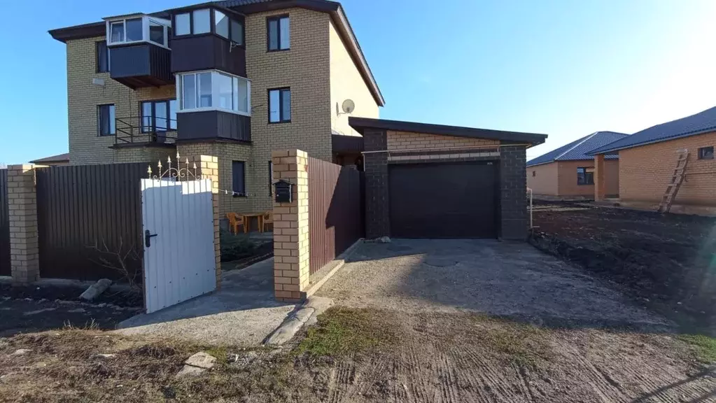 Таунхаус в Оренбургская область, Оренбургский район, с. Нежинка  (71 ... - Фото 1