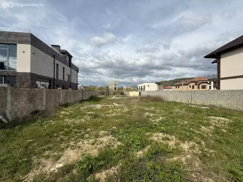 Участок в село Дивноморское, Кленовая улица (6.37 м) - Фото 0