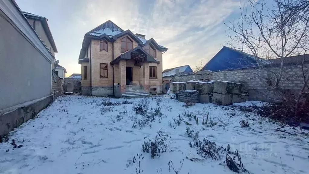 Дом в Кабардино-Балкария, Нальчик ул. Шевцова (318 м) - Фото 1