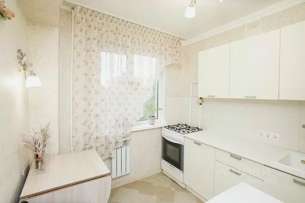 2-к кв. Омская область, Омск ул. Дианова, 5Б (41.1 м) - Фото 2