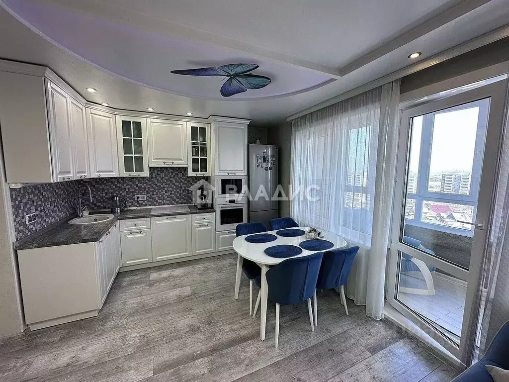 3-к кв. Бурятия, Улан-Удэ ул. Шумяцкого, 12 (66.1 м) - Фото 1