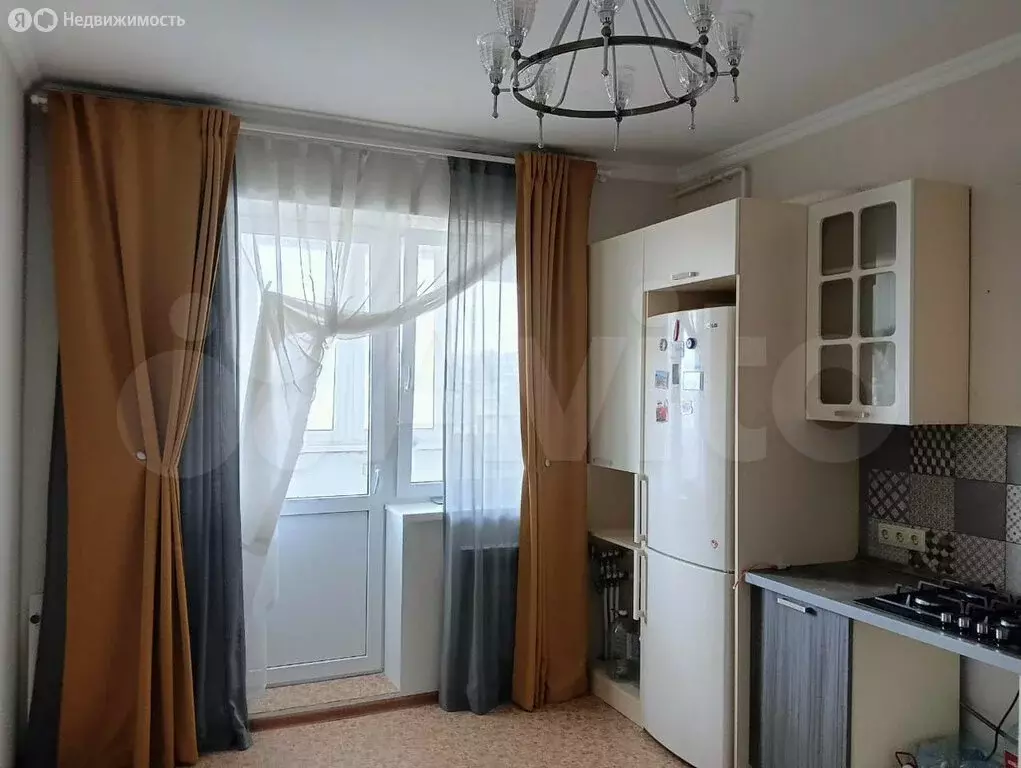 3-комнатная квартира: Элиста, 4-й микрорайон, 39к2 (74 м) - Фото 1