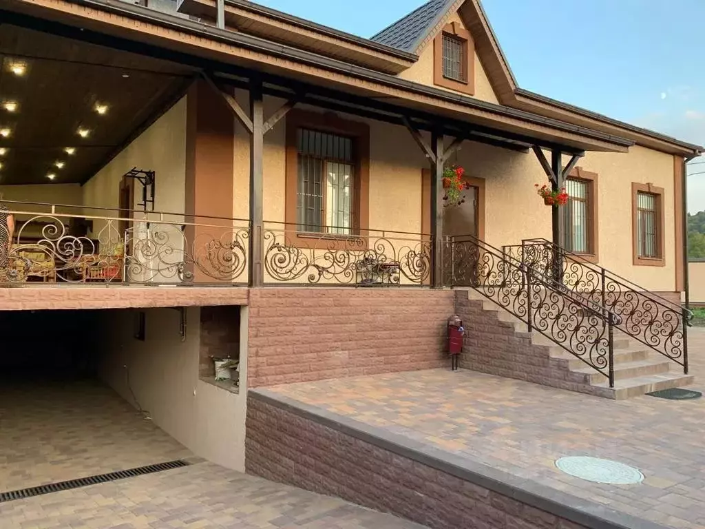 Дом в Ставропольский край, Кисловодск городской округ, пос. Аликоновка ... - Фото 0