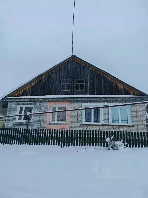 Дом в Нижегородская область, Лукояновский муниципальный округ, с. ... - Фото 1