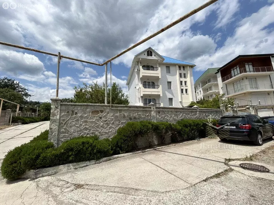 Дом в посёлок городского типа Отрадное, Лазурная улица, 53 (400 м) - Фото 1