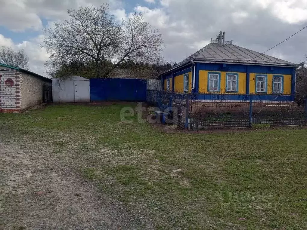 Дом в Белгородская область, Старооскольский городской округ, с. ... - Фото 1