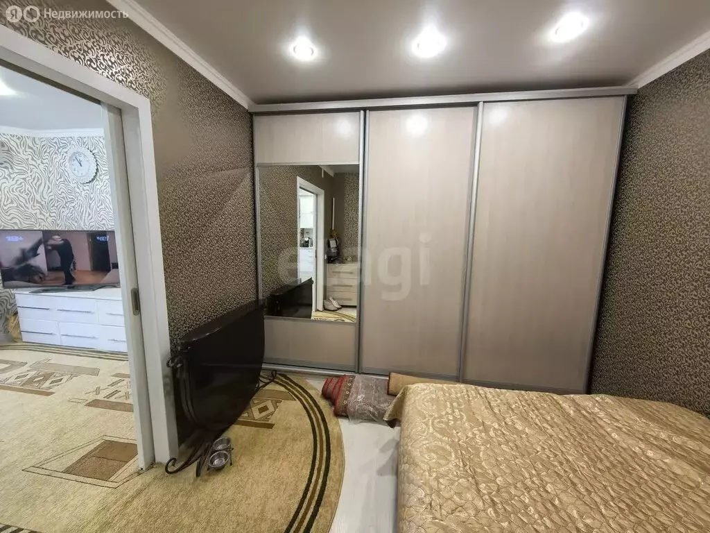 1-комнатная квартира: Брянск, улица Комарова, 55 (39.9 м) - Фото 2