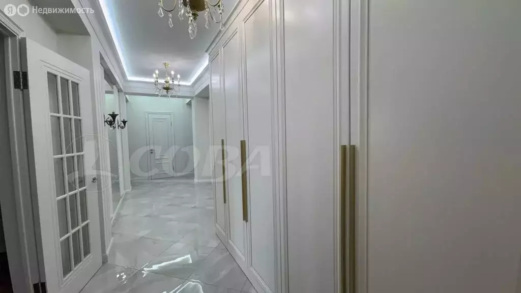 3-комнатная квартира: Махачкала, улица Магомета Гаджиева, 216А (123 м) - Фото 0