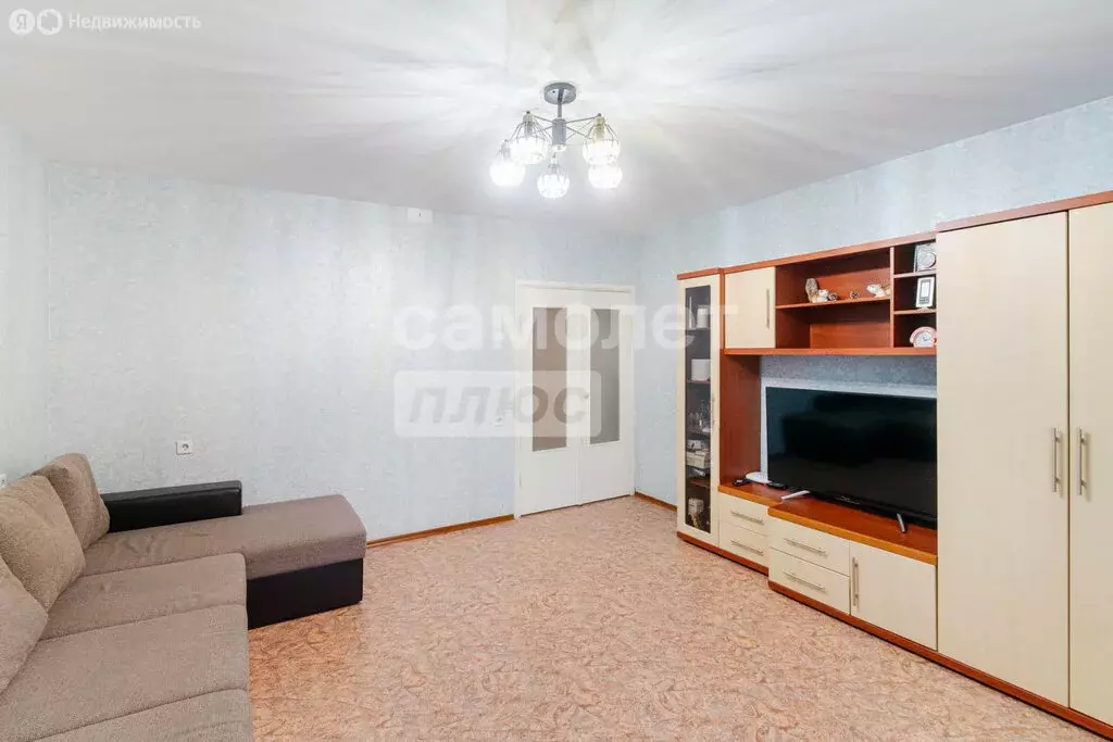 2-комнатная квартира: Омск, Осоавиахимовская улица, 181к1 (56.6 м) - Фото 2