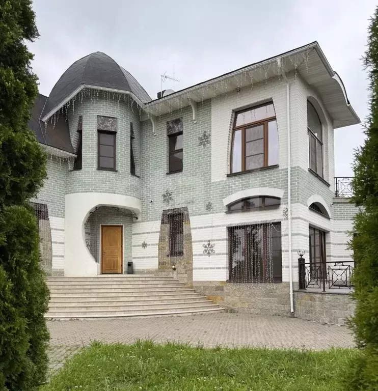 Дом в Санкт-Петербург, Санкт-Петербург, Петергоф ул. Николаевская, 19 ... - Фото 1